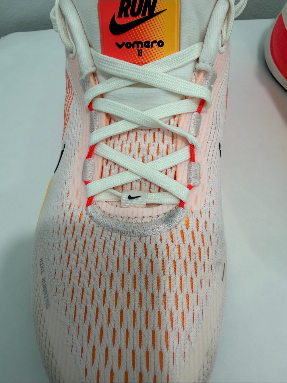 NIKE Vomero 18 Women's White Pink Orange HM6804-100 Running Mesh ZoomX Shoes (6) - Picture 9 of 16